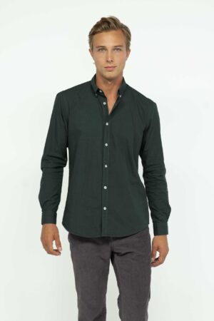 Vista Frontal Camisa Hombre regular custom Verde militar SS3 de Marca Lee