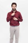 Vista Frontal Buzo Hombre Regular Half Zip Pocket Vino SS4 de marca Lee