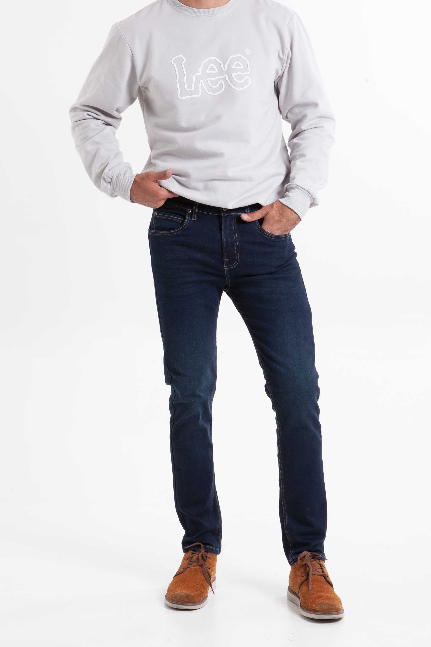 Vista frontal Jean de color pepper de marca lee