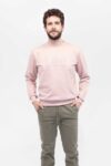 Vista Fr ontal Buzo Hombre Regular Basic Crew Logo Nude SS4 de marca Lee