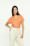 Vista Frontal Blusa Mujer regular Mao Coral SS3 de Marca Lee