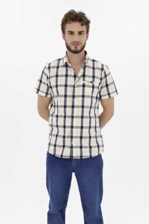 Vista Frontal Camisa Hombre Slim Dovach amarillo Fw4 de marca Lee