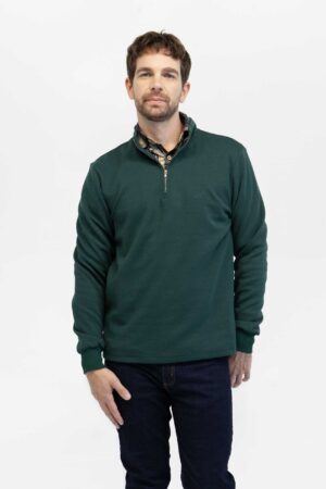 Buzo hombre regular essential half zip verde militar fw5