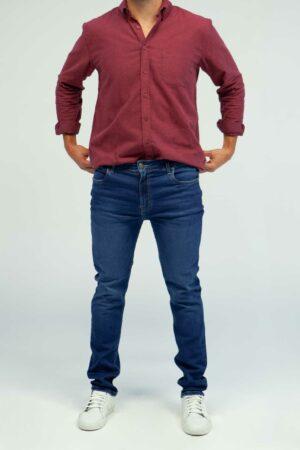 Vista frontal Jean slim tapered color stone 1 marca Lee
