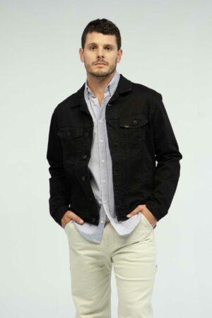 Vista Frontal Chaqueta slim rider color negro marca Lee