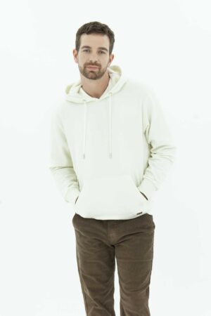 Vista frontal Chompa Hombre Regular Plain hoodie crema SS3 ede marca lee
