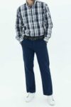 Vista frontal Pantalón Hombre Regular Classic Chino Azul SS3 de marca lee