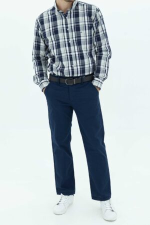 Vista frontal Pantalón Hombre Regular Classic Chino Azul SS3 de marca lee