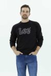 Vista Frontal Buzo hombre regular basic crew logo sws negro SS3 marca lee