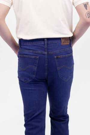 Vista Posterior Jean Hombre Regular Straight Daren Doble Pepper SS4 de marca Lee