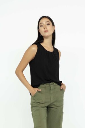 Vista Fronta Top Mujer Regular Sleeveless Shirred SS3 de Marca Lee