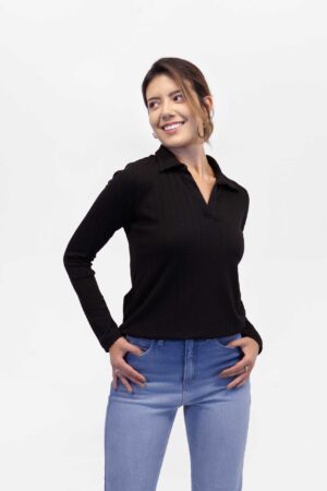 Vista Frontal Jean Mujer Regular Seasonal Polo Negro SS4 de Marca Lee