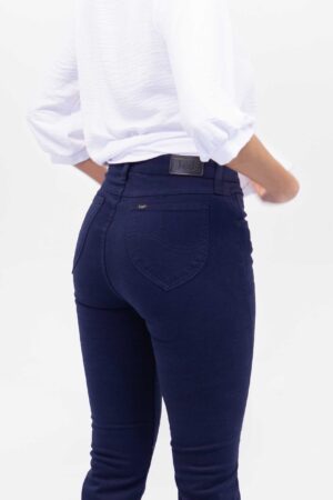 Vista Posterior Jean Mujer Classic Straigh Marion Azul SS4 de Marca Lee