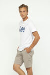 Vista Frontal Camiseta Hombre Regular Woobly Logo Tee Blanco SS3 de Marca Lee