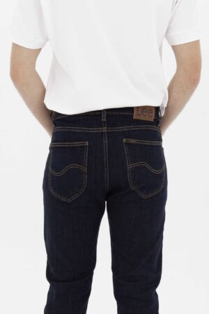 Vista Frontal Jean Hombre Regular Tapered Austin Petrol Fw4 de marca Lee