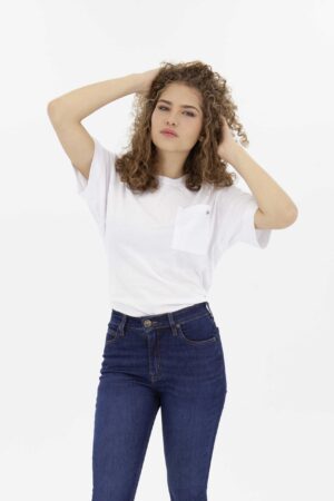 Vista Frontal Camiseta Mujer Relax Utility Pckt Blanco Fw4