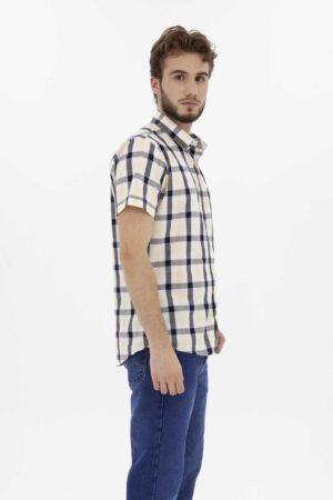 Vista Frontal Camisa Hombre Slim Dovach amarillo Fw4 de marca Lee