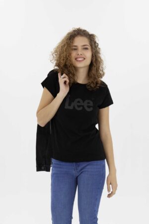 Vista Frontal Camiseta Mujer Regular Logo Negro 1 Fw4