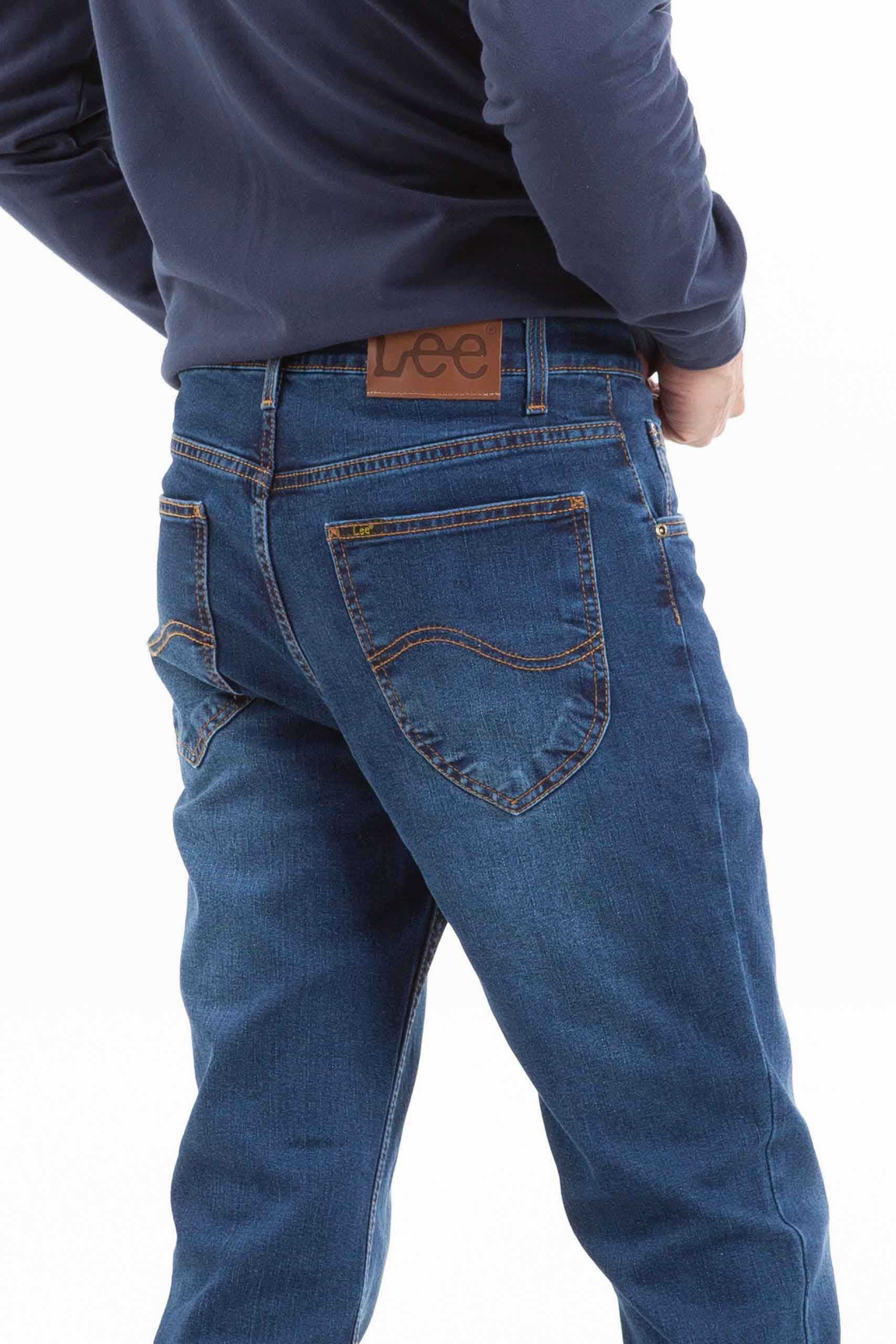 Vista posterior de jean con dos bolsillos color azul marca Lee