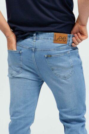 Vista posteriorJean slim tapered color stone 3 marca Lee