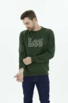 Vista Frontal Buzo hombre regular basic crew logo sws verde militar SS3 marca lee