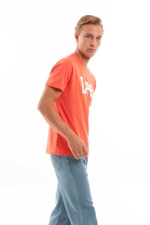 Vista posterior Camiseta color Coral de marca Lee