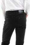 Vista posterior Jean Regular Straight color Negro Marca Lee