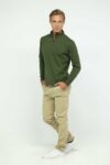 Vista Frontal Buzo Hombre Regular Essential Half Zip Verde SS3 de marca lee