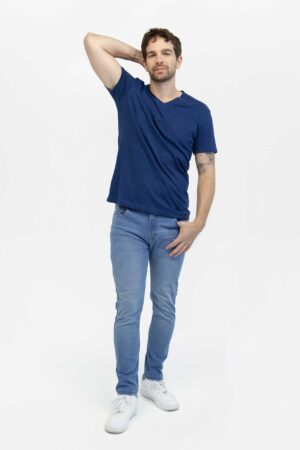 Camiseta hombre regular v neck negro fw5