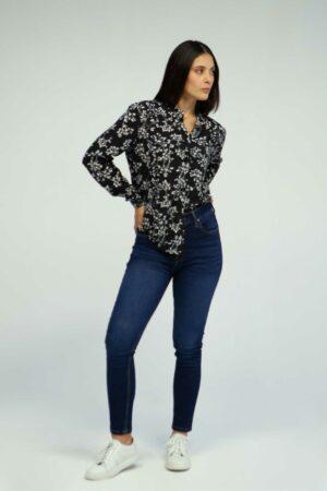 Vista Frontal Blusa color Azul de marca Lee