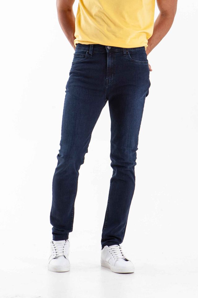 Vista frontal de pantalón de color petróleo con bolsillos de marca lee